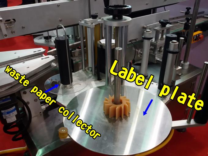 Label Applicator Machine For Bottles / Table Top Bottle Labeling Machine
