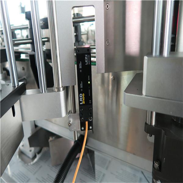 Rond Bottle Automatic Labeling Machine For Drinks / Daily Chemical