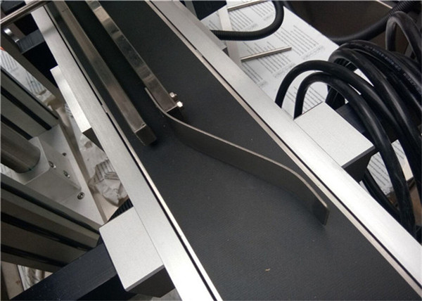 Paging Top Labeling Machine For Plastic Bag / Unspread Carton / Mask Bag