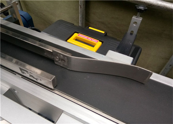 Paging Top Labeling Machine For Plastic Bag / Unspread Carton / Mask Bag