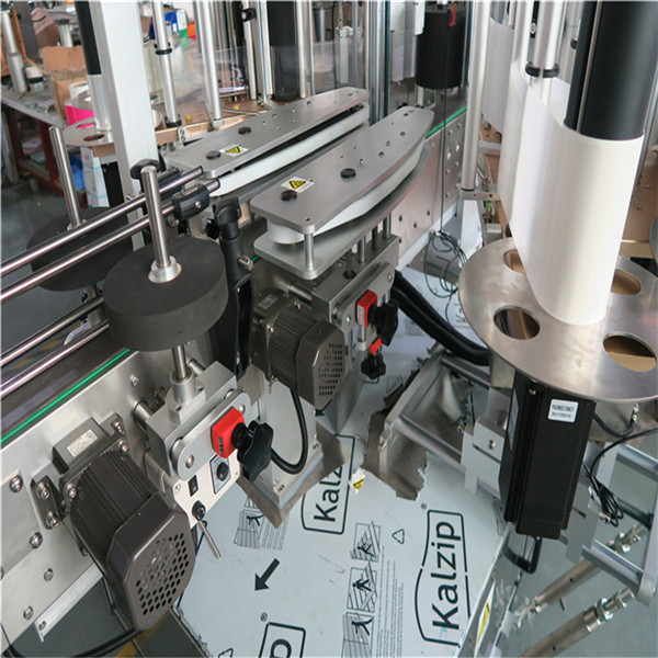 Full Automatic Square Bottle Labeling Machinery 4000-8000 B/H Capacity