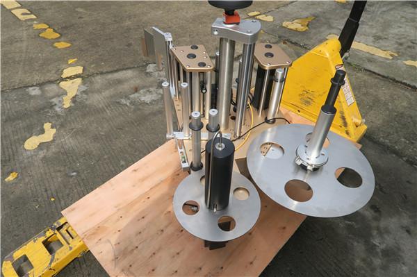 Round Bottle Rotary Labeler With Rotation Dish Labeling Machine System