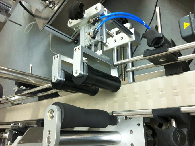 Glass Bottle Self Adhesive Sticker Labeling Machine , Glass Jar Labeling Machine