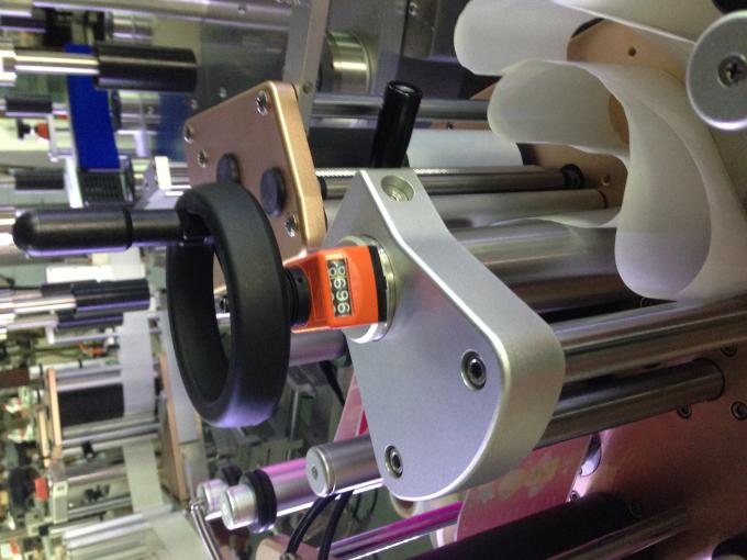 Round Bottle Label Applicator Electrical Cabinet Sticker Labeling Machine