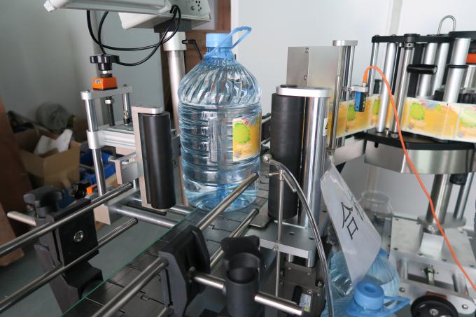 5L Drinking Water Round Bottle Sticker Labeling Machine , Self Adhesive Label Sticking Machinery