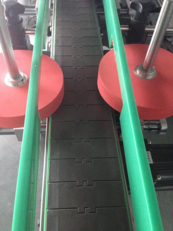 Automated Label Applicator For Round / Square / Subuliform Bottle