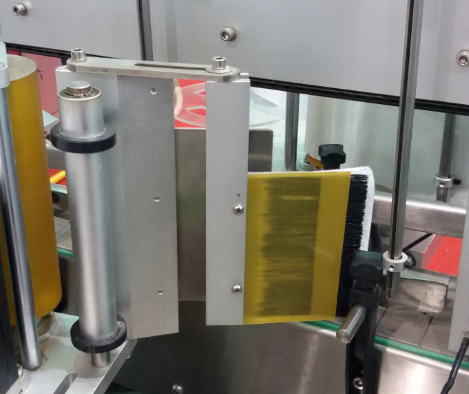 Automatic Bottle Labeler Double Side Sticker Labelling Machine For Pouches Standing Up