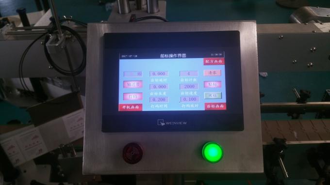 Automatic Flat Bottle Glass Bottle Labeling Machine , Sticker Label Machine