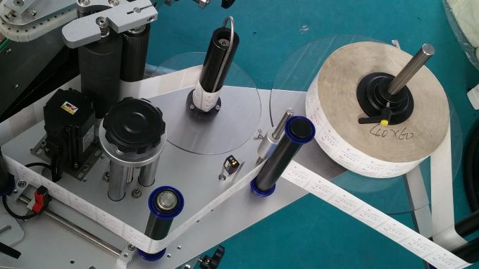 Oval Bags And Bottles Label Sticker Applicator , Self Adhesive Label Printing Machine With Long Conveyor