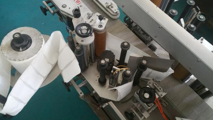 Oval Bags And Bottles Label Sticker Applicator , Self Adhesive Label Printing Machine With Long Conveyor