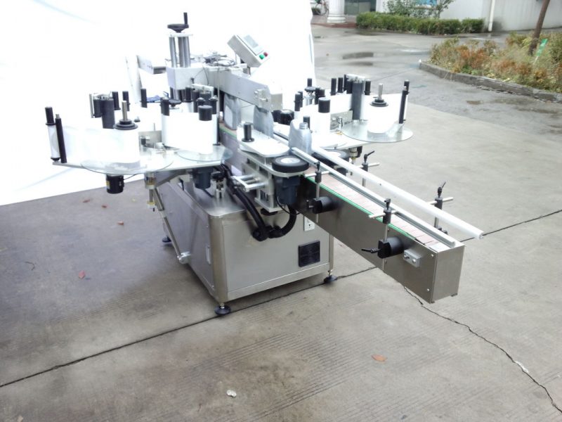 China Automatic Two Side Sticker Labeling Machine With Front And Back Side For Oval , Round , Aquare Bottle Fixed supplier