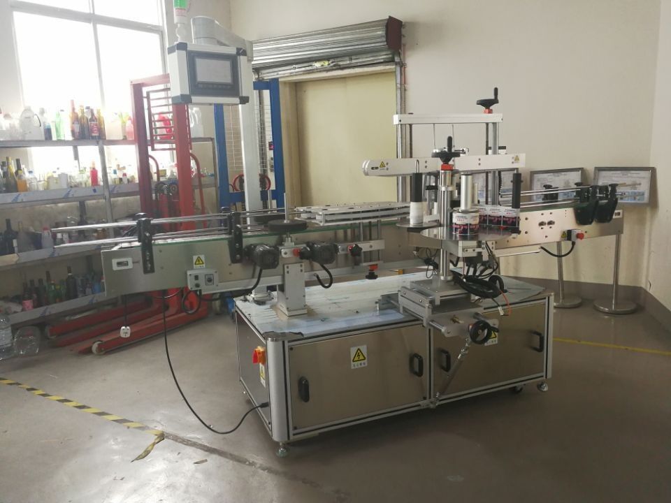Full Automatic Square Bottle Labeling Machine Wrap Around For 3000-5000b/H