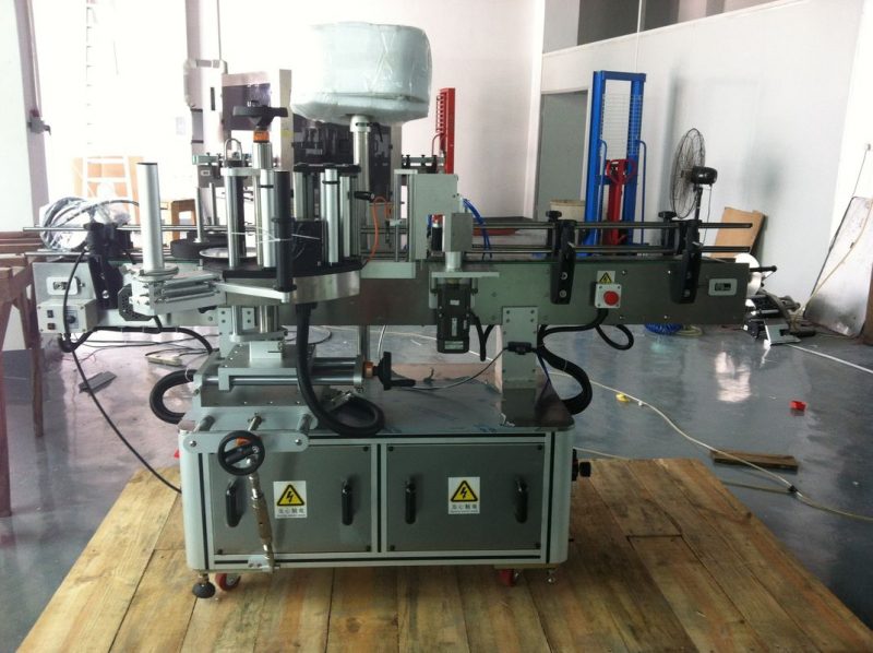 China High Precision Dual Label Round Bottle Sticker Labeling Machine for adhesvie label supplier