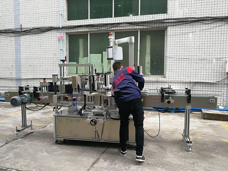 China Full Automatic Water Bottle Labeling Machine for Glass / PET Bottle supplier