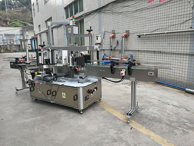 High Accuracy Self-Adhesive Labeling Machine For Plastic Bottles